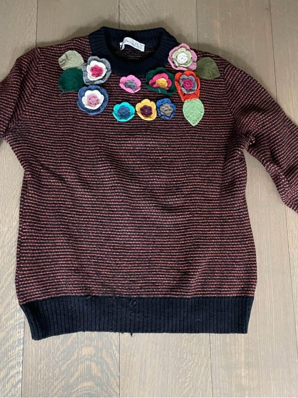 Women's Rust & Black Embroidered Flowers Sweater Size S Crewneck